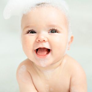 Gently Cleanses Hair