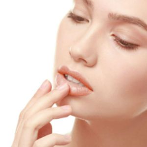 Heals Dry & Chapped Lips