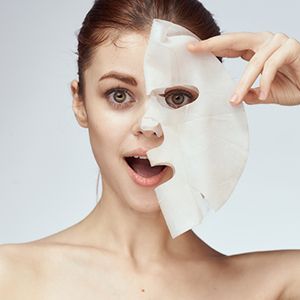 Hydrates Skin