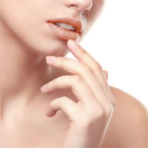 12 Hour Moisturization with Natural Tint