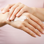 Gives Glowing Moisturization