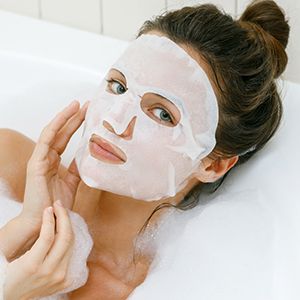 Reduces Hyper-Pigmentation