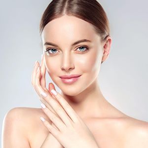 Deeply Moisturizes & Restores Natural Radiance