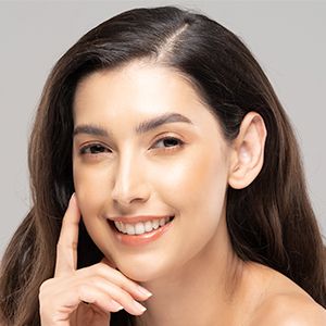 Brightens Skin & Fades Dark Spots