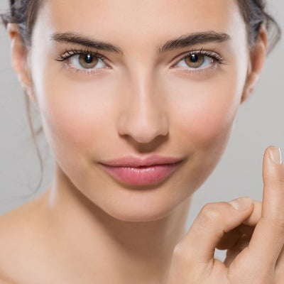 RESTORES SKIN'S pH BALANCE