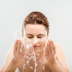 Brightens Skin